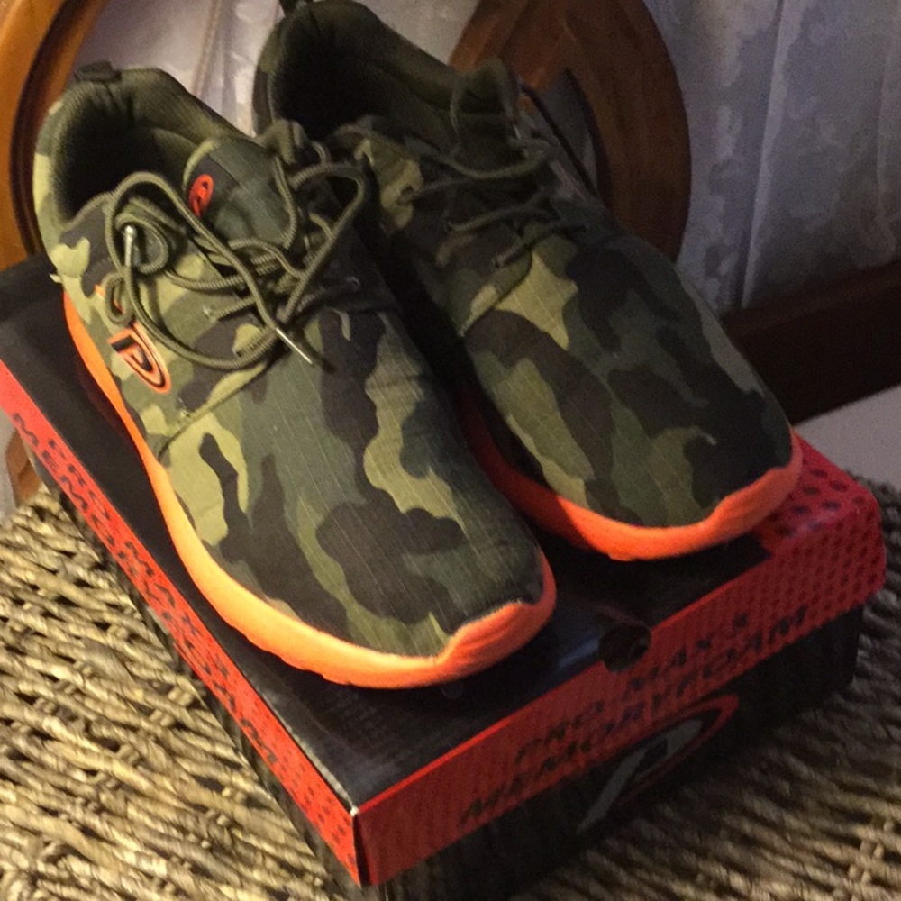Hunting Sneakers w/Memory Foam Insoles  8.5